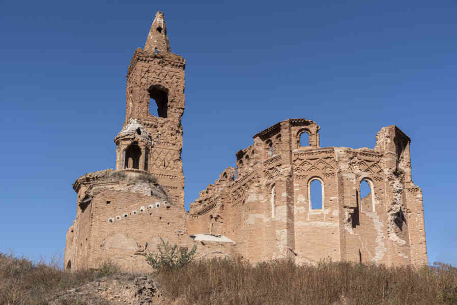 Zaragoza - Belchite 13 - Pueblo Viejo - iglesia de San Martín de Tours.jpg